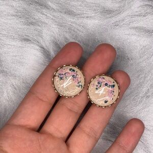 Elegant vintage Floral Clip on Earrings + gold screw on earrings